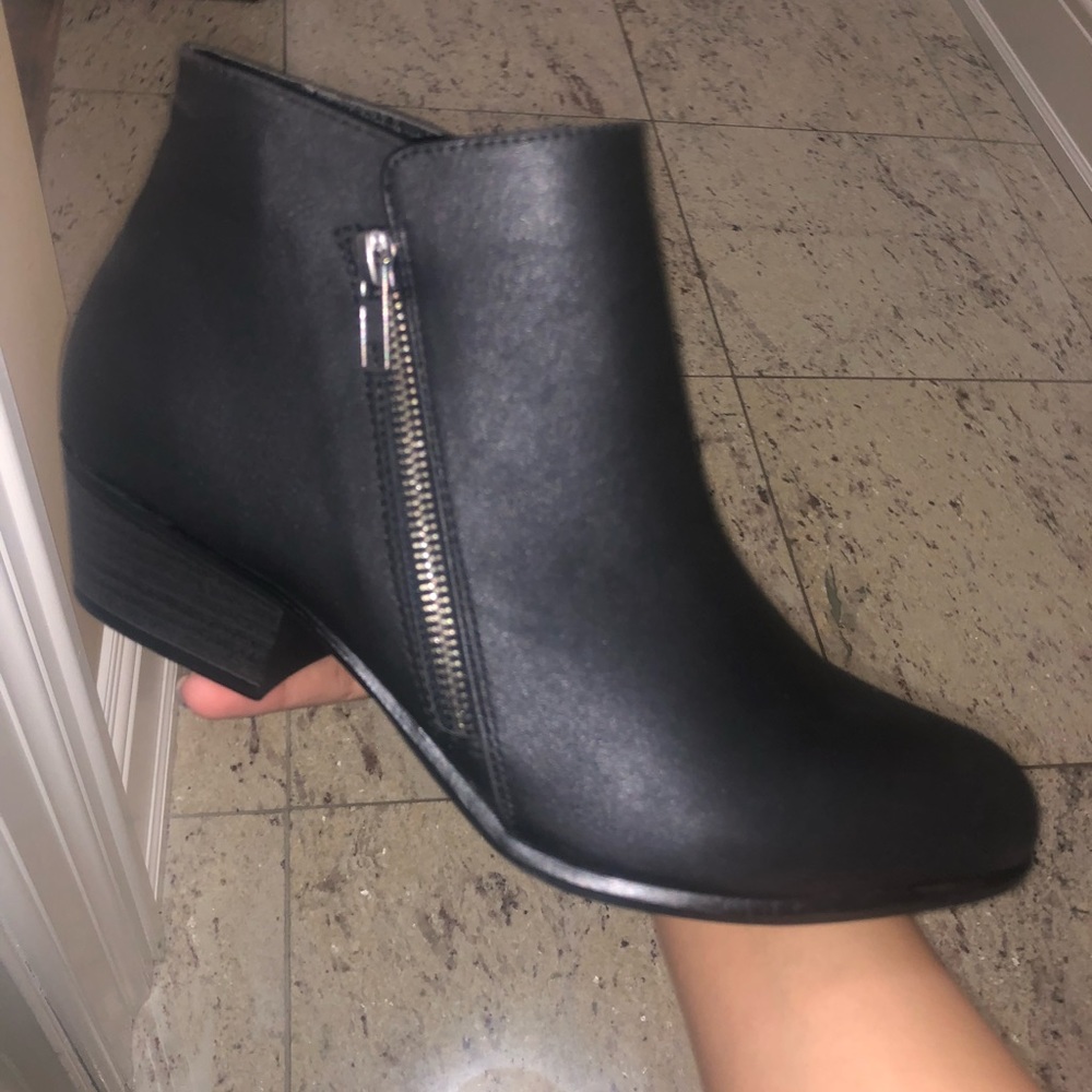 Unisa new worn brand new Ankle bootie